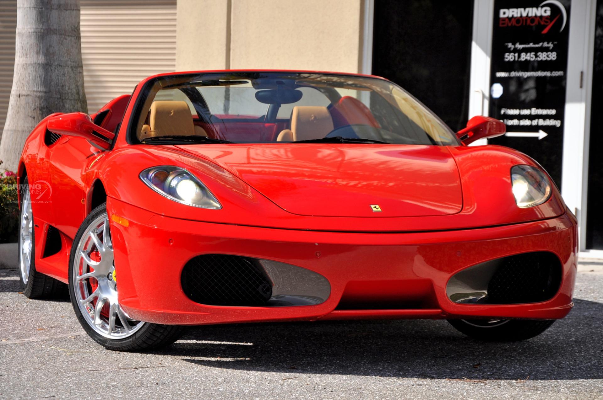 Красная Ferrari Spider f430