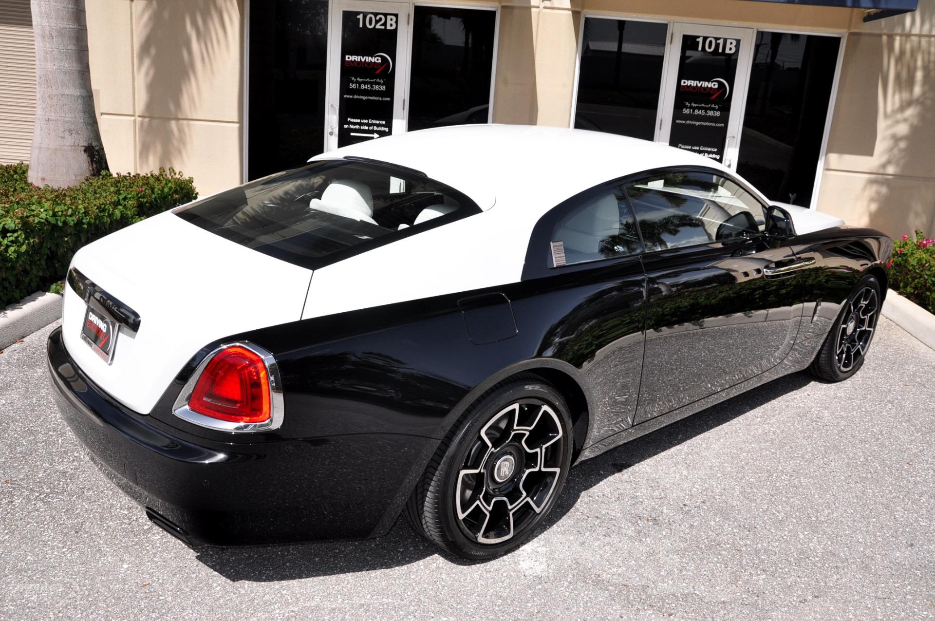 Rolls Royce Wraith Black badge белый